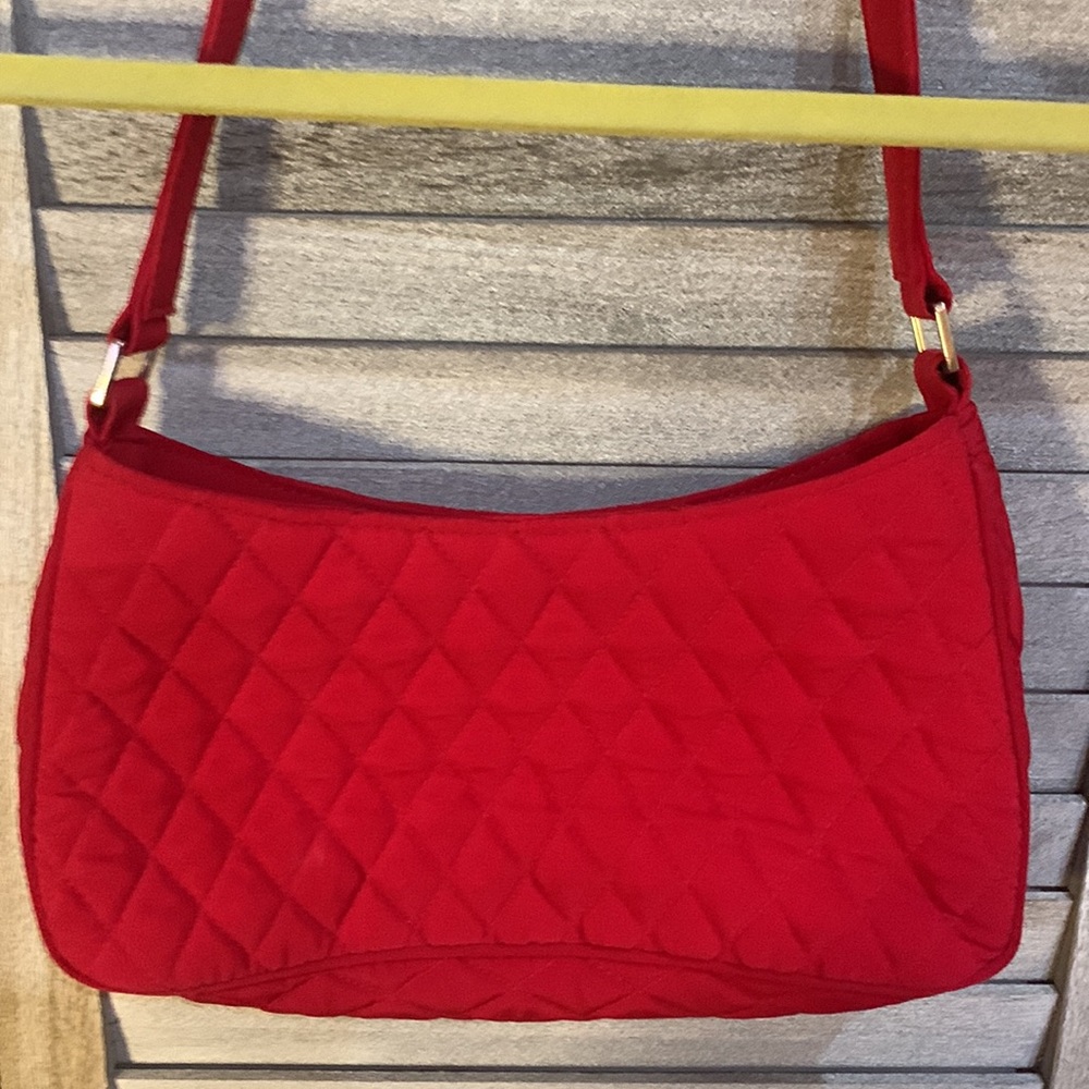 Vera Bradley -  single Pocket Handbag -cherry red. - Picture 3 of 5